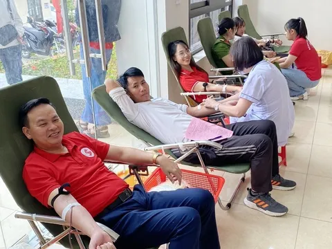 Tôn vinh các tập thể, cá nhân hiến máu tiêu biểu