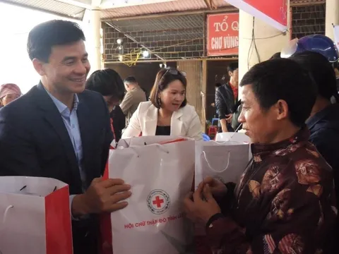 Phiên chợ Tết "0 đồng" đến với vùng cao Lào Cai