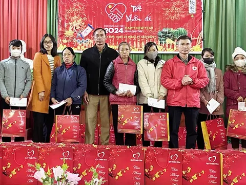 Bắc Giang: Trao 1,8 nghìn suất quà Tết cho các gia đình có hoàn cảnh khó khăn