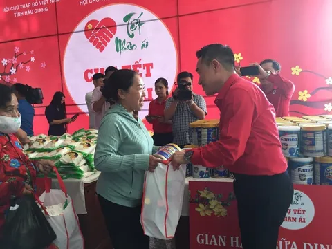  “Mừng quá, nhà tôi mua sắm tết đầy đủ với giá... 0 đồng”