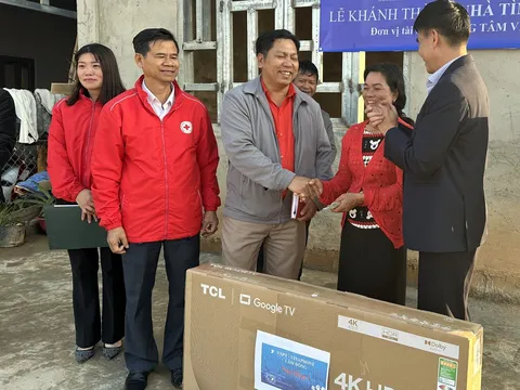 Khánh thành 2 Nhà tình thương Chữ thập đỏ cho hộ nghèo