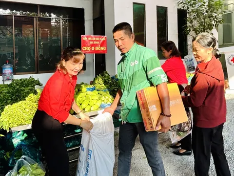 Mang “Tết Nhân ái” đến với người dân khó khăn