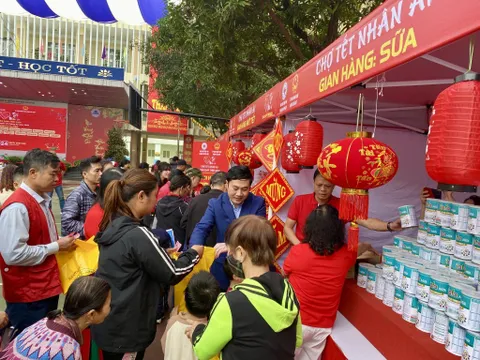 600 người dân được mua hàng 0 đồng ở “Chợ Tết nhân ái”