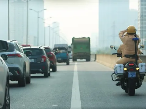 CSGT dẫn đường hơn 10km đưa người đang nguy kịch đi cấp cứu