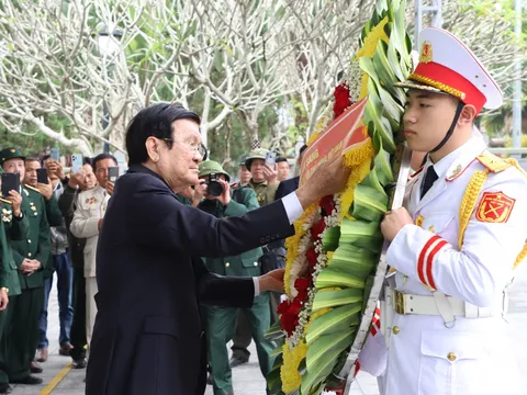 Nguyên Chủ tịch nước Trương Tấn Sang viếng các Liệt sỹ tại Nghĩa trang Liệt sỹ Quốc gia Vị Xuyên và Đền thờ các Anh hùng Liệt sỹ trên điểm cao 468