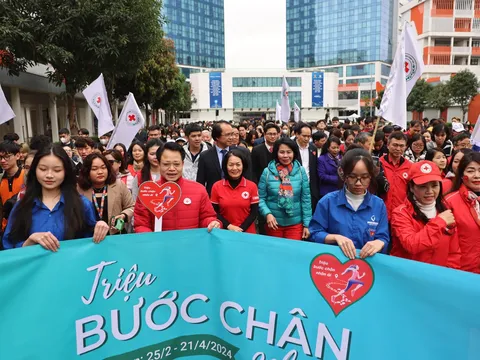 Hành trình trao nhận yêu thương cùng "Triệu bước chân nhân ái"