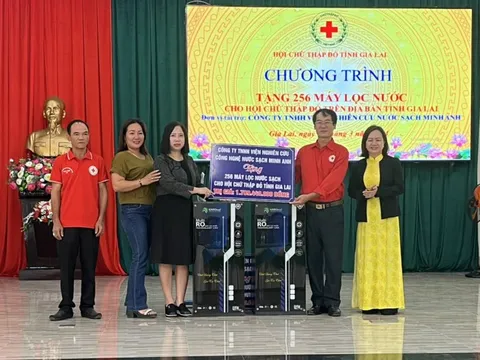 Tặng 256 máy lọc nước sạch cho các cấp Hội Chữ thập đỏ tỉnh Gia Lai