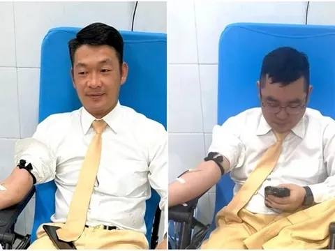 Hai cảnh sát giao thông hiến máu cứu cháu bé mắc bệnh hiểm
