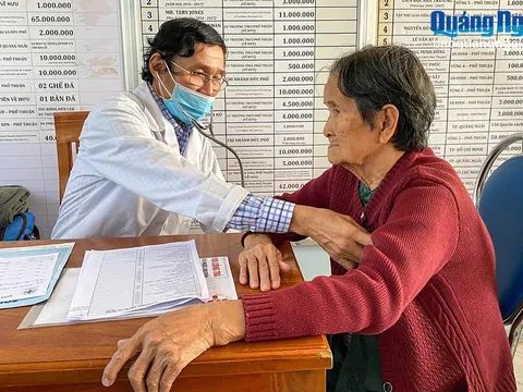 Quảng Ngãi: Khám bệnh, cấp thuốc miễn phí cho 1.000 người dân Thị xã Đức Phổ