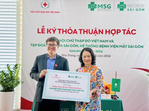 300 bệnh nhân có hoàn cảnh khó khăn sẽ được phẫu thuật đục thuỷ tinh thể miễn phí