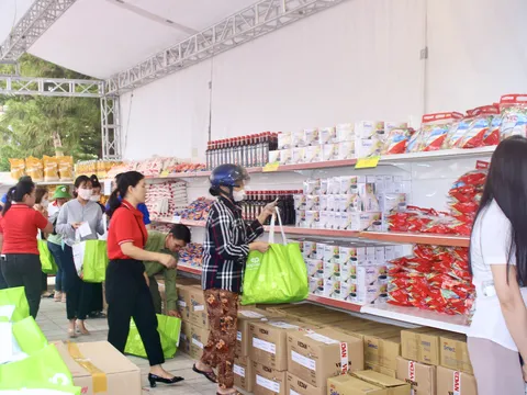 Phiên chợ đặc biệt tại mảnh đất Điện Biên anh hùng