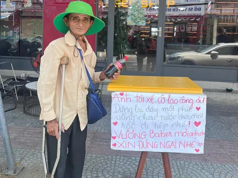 Hình ảnh lay động trái tim những ngày nắng nóng đỉnh điểm ở Đà Nẵng