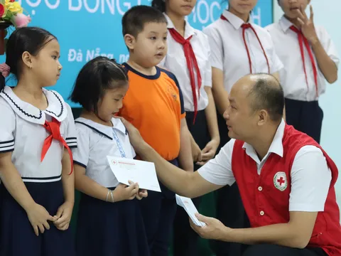 "Cuộc sống tươi sáng hơn dưới ánh mặt trời"