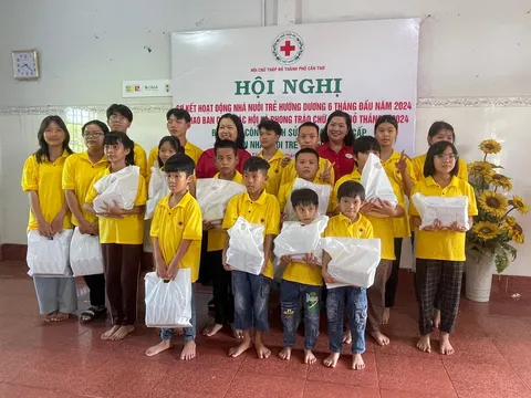 Bàn giao công trình bếp ăn bán trú, góp phần nâng cao chất lượng cuộc sống cho trẻ