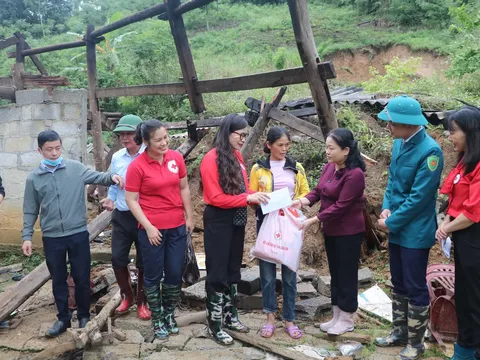Hỗ trợ cho các gia đình bị thiệt hại nặng nề do mưa lũ tại huyện Tràng Định