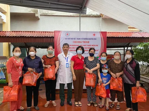 Khám bệnh, phát thuốc miễn phí cho các đối tượng chính sách và người nghèo