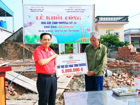 Tháng Nhân đạo năm 2022: Thắp sáng những mảnh đời bất hạnh