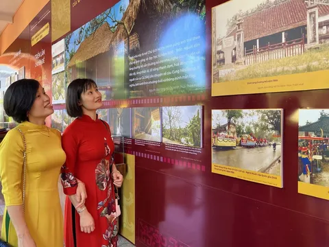 Khai mạc triển lãm ảnh chuyên đề về Bác Hồ