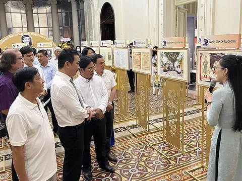 Khai mạc triển lãm về Danh nhân văn hóa Nguyễn Đình Chiểu