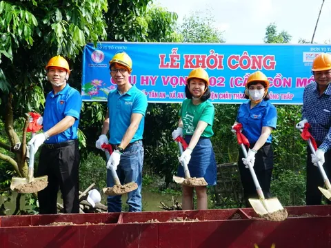 Hoàn thành 100 cầu Hy vọng tiếp bước học sinh Đồng Tháp