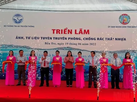 Triển lãm ảnh và tư liệu phòng chống rác thải nhựa năm 2022