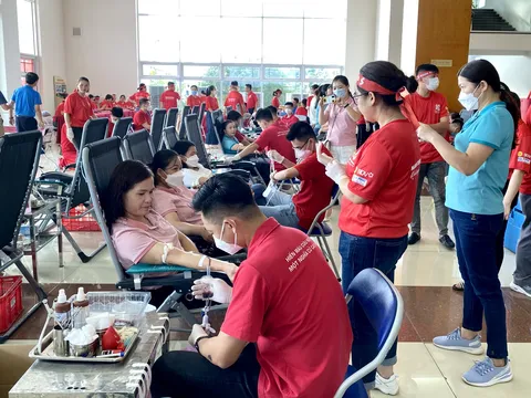 “Giọt hồng miền non nước” - Tiếp nhận gần 1000 đơn vị máu