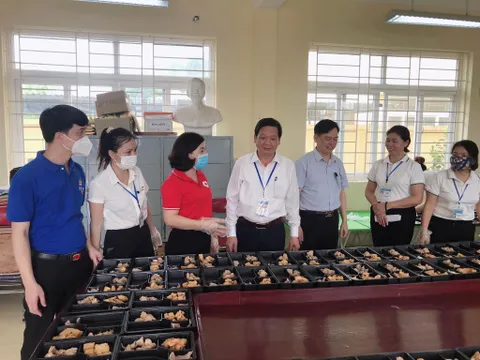 Hội CTĐ huyện Ứng Hoà, Hà Nội: Tiếp sức mùa thi bằng những suất cơm "0 đồng"