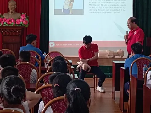 Cách phòng chống tai nạn thương tích và phòng, chống đuối nước cho thanh thiếu niên Chữ thập đỏ