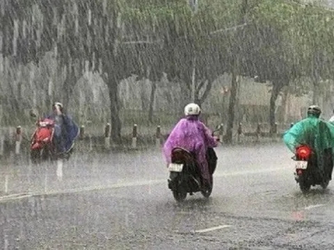 Dự báo mưa lớn, lốc, sét nhiều tình thành từ Bắc vào Nam