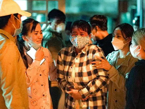 VỤ CHÁY QUÁN KARAOKE TẠI BÌNH DƯƠNG: Có những nỗi đau không khỏa bằng nước mắt