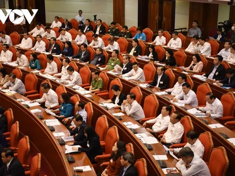 Hết thời địa phương “đẩy" các vụ tham nhũng, tiêu cực lên Trung ương giải quyết