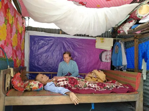 Anh Huỳnh Hữu Chiến liệt nửa người cần sự giúp đỡ