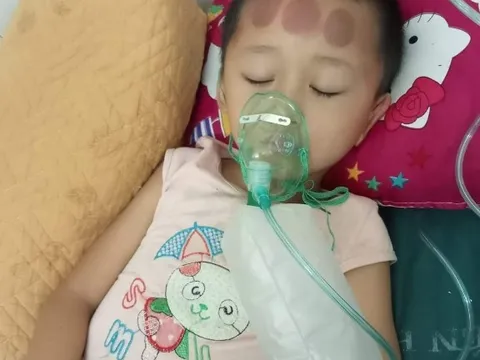 Mạng sống của cháu Vừ Tiến Thành, dân tộc Mông rất nguy kịch