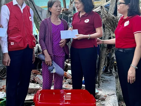 Trung ương Hội Chữ thập đỏ Việt Nam hỗ trợ khẩn cấp người dân Quảng Nam bị thiệt hại do bão số 4