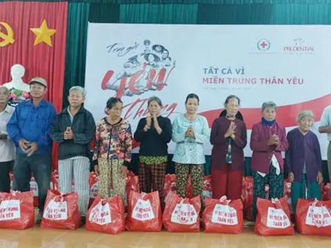 Hội Chữ thập đỏ tỉnh Thừa Thiên - Huế: Tổ chức chương trình “Trao gửi yêu thương – Tất cả vì miền Trung thân yêu”.