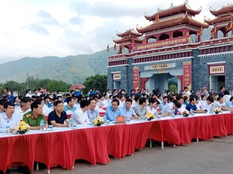 Vĩnh Phúc tổ chức trồng cây vì mục tiêu “Phát triển du lịch và bảo vệ môi trường”