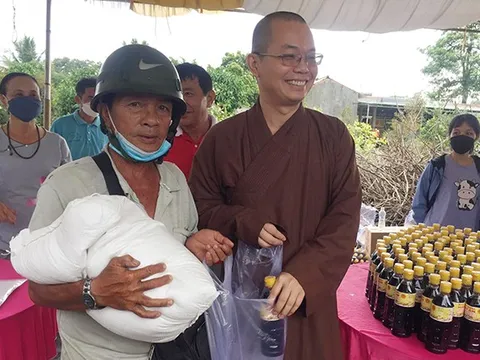 Ấm áp "Gian hàng 0 đồng"