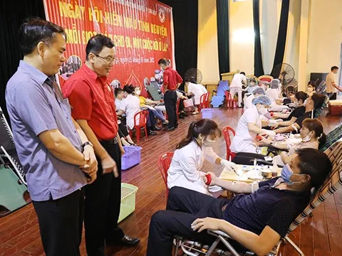 Tưng bừng ngày hội hiến máu thành phố Tam Điệp