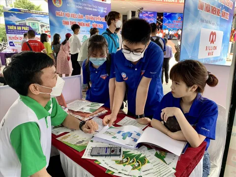 Ngày hội việc làm – Tư vấn tuyển sinh tỉnh Thừa Thiên Huế năm 2022