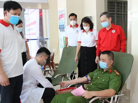 Tiếp nhận 870 đơn vi máu tại thành phố Móng Cái