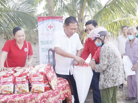 Phiên chợ tình người - Nụ cười hạnh phúc