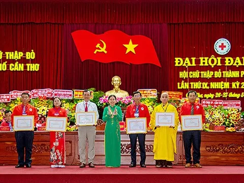 Đoàn kết vì sự nghiệp nhân đạo