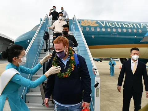 Khách quốc tế đến Việt Nam tăng gấp 6,8 lần so với cùng kỳ năm 2021