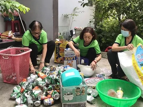 Đà Nẵng: Gom ve chai nấu cơm 0 đồng