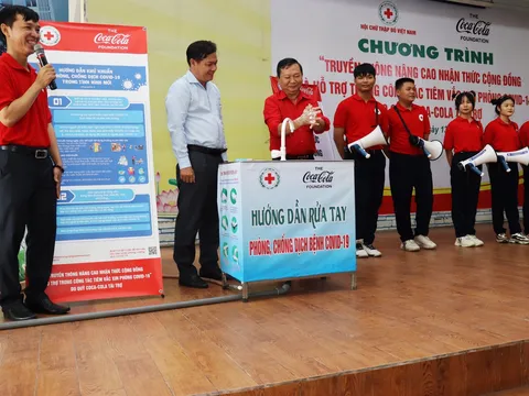 Nâng cao nhận thức và hỗ trợ tiêm vắc-xin phòng Covid-19 cho học sinh, sinh viên