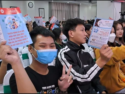 Hàng ngàn người hưởng lợi trực tiếp từ chương trình truyền thông nâng cao nhận thức của người dân về tiêm vắc-xin phòng Covid-19