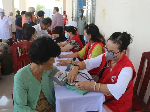 “Tết Nhân ái” đến với người dân vùng biên giới Bến Cầu