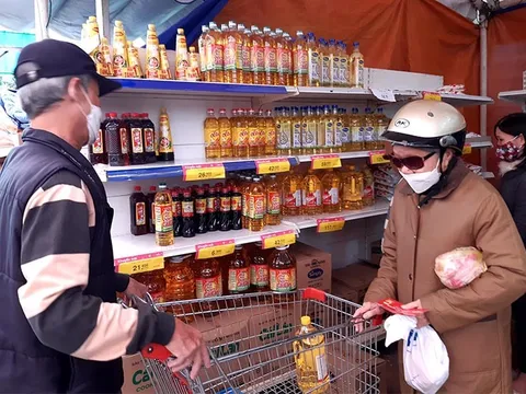 Đà Nẵng: Cấp phát hàng cứu trợ cho 1.330 hộ gia đình bị ảnh hưởng bởi mưa lũ năm 2022