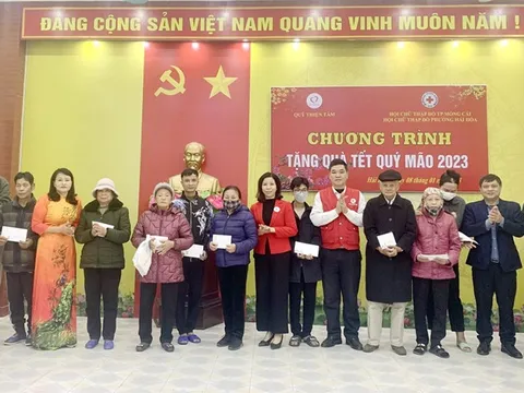 Quảng Ninh: Tặng 1.000 suất quà Tết cho người có hoàn cảnh khó khăn