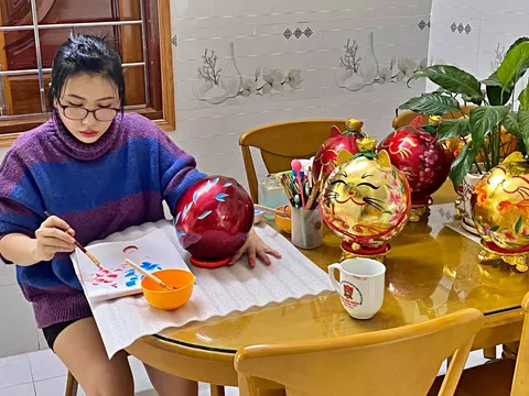 Nghề hot dịp Tết: 'Trang điểm' trái cây kiếm cả triệu đồng mỗi ngày